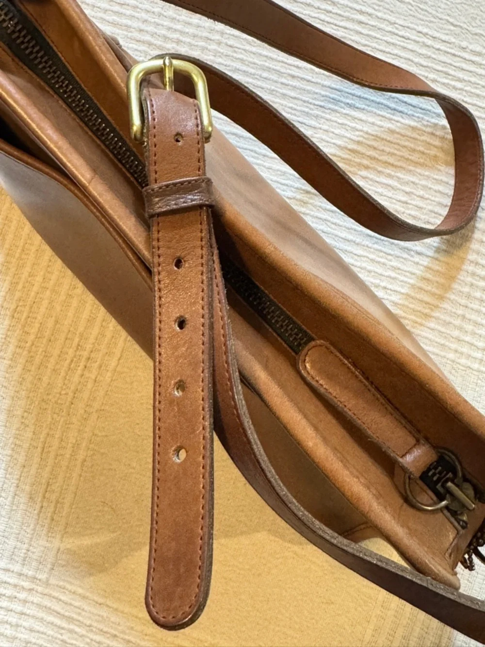Vintage Coach NYC Era Swagger Bag Tan Leather Crossbody Double Pocket Creed